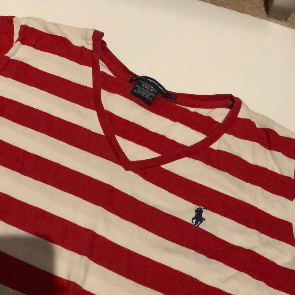 V neck - Picture 2 of 2
